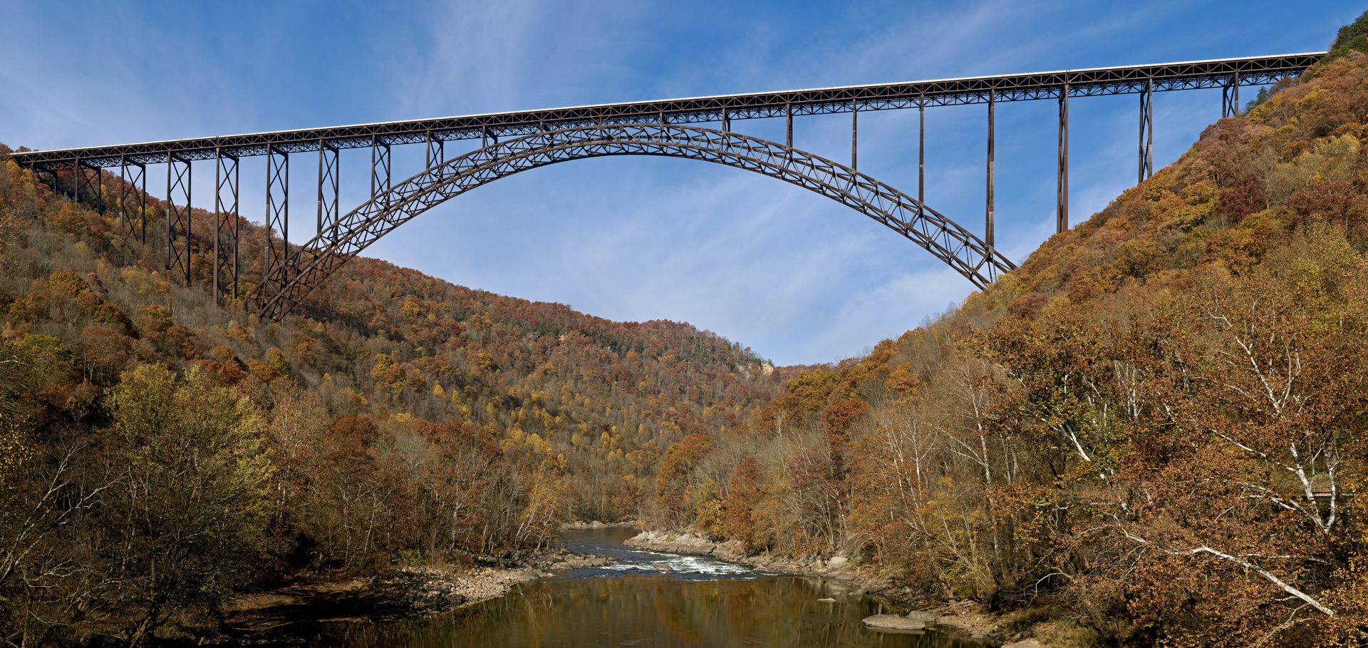 The New River Gorge Bridge over the New River in autumn, West Virginia